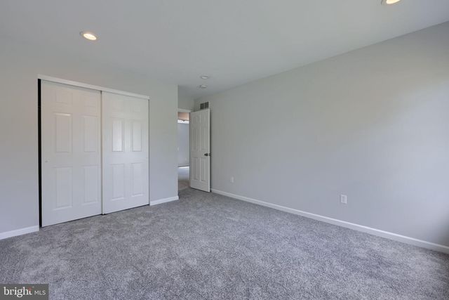 6 PRIMROSE LN, Reading, PA 19608