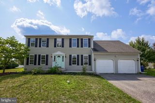6 PRIMROSE LN, Reading, PA 19608