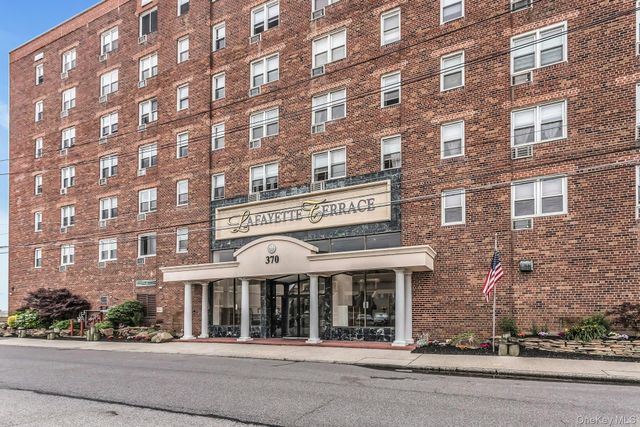 370 Broadway 4J, Long Beach, NY 11561