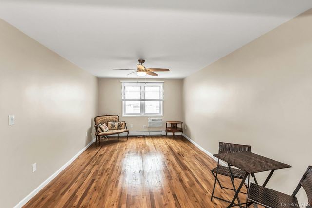 370 Broadway 4J, Long Beach, NY 11561