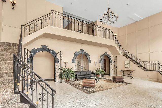 370 Broadway 4J, Long Beach, NY 11561