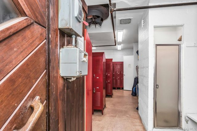 370 Broadway 4J, Long Beach, NY 11561