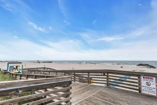 370 Broadway 4J, Long Beach, NY 11561