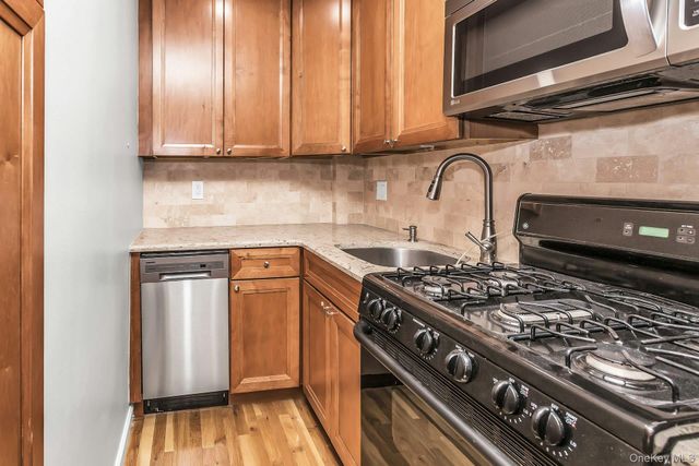 370 Broadway 4J, Long Beach, NY 11561