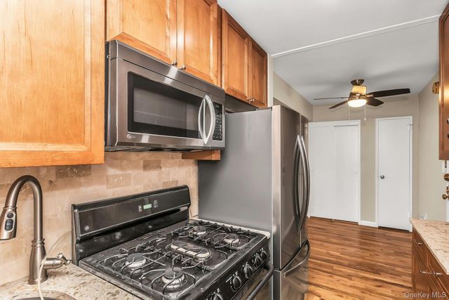 370 Broadway 4J, Long Beach, NY 11561