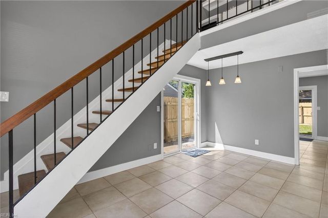 316 Falling LN, Virginia Beach, VA 23454