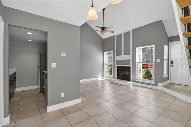316 Falling LN, Virginia Beach, VA 23454
