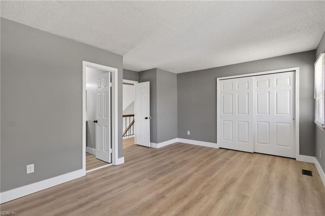 316 Falling LN, Virginia Beach, VA 23454