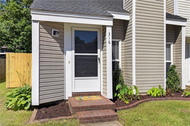 316 Falling LN, Virginia Beach, VA 23454