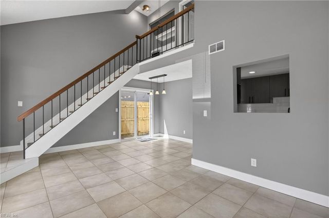 316 Falling LN, Virginia Beach, VA 23454