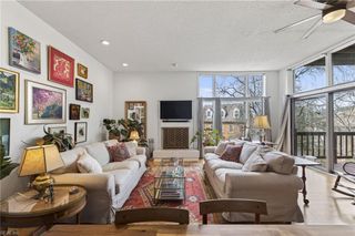 696 Mowbray Arch Apt 440, Norfolk, VA 23507