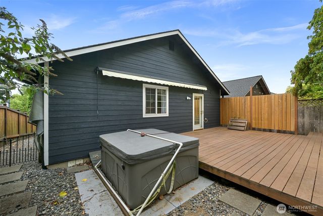 117 S 44th Street, Bellingham, WA 98229