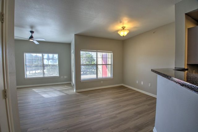 2320 Gracy Farms LN 1323, Austin, TX 78758