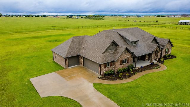 6706 E 136th Street North, Collinsville, OK 74021