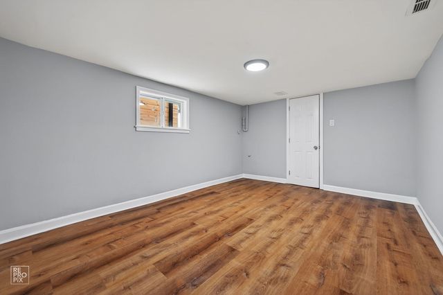 6030 S Mayfield Avenue, Chicago, IL 60638