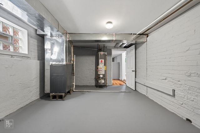 6030 S Mayfield Avenue, Chicago, IL 60638