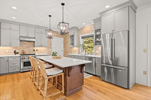296 Wood St, Hopkinton, MA 01748