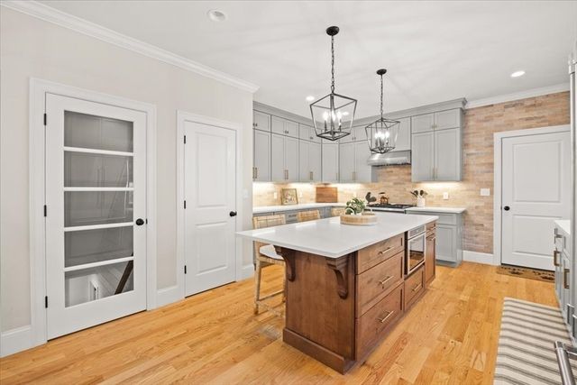 296 Wood St, Hopkinton, MA 01748