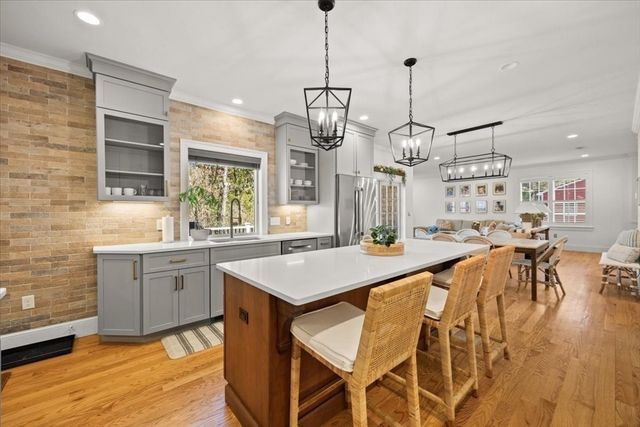 296 Wood St, Hopkinton, MA 01748