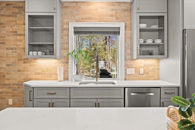 296 Wood St, Hopkinton, MA 01748