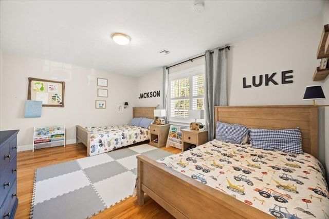 296 Wood St, Hopkinton, MA 01748