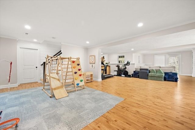 296 Wood St, Hopkinton, MA 01748