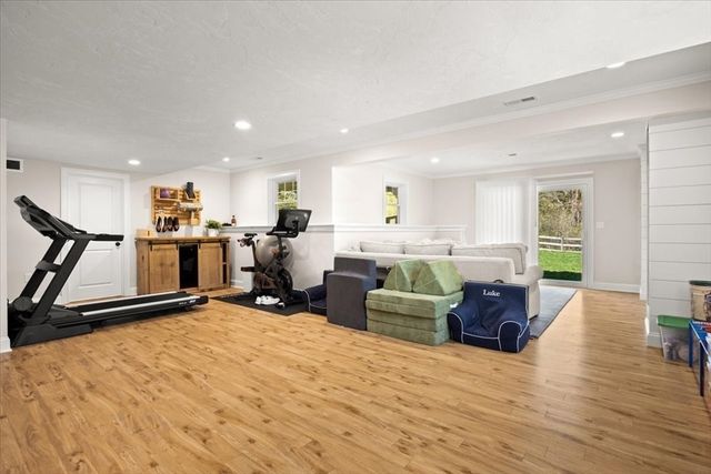 296 Wood St, Hopkinton, MA 01748