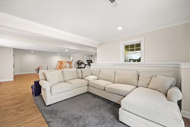 296 Wood St, Hopkinton, MA 01748