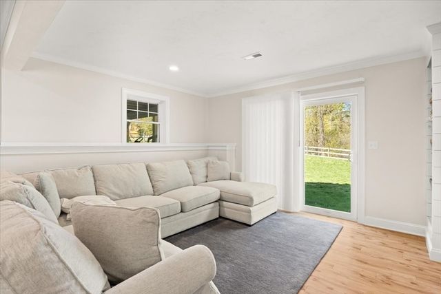 296 Wood St, Hopkinton, MA 01748
