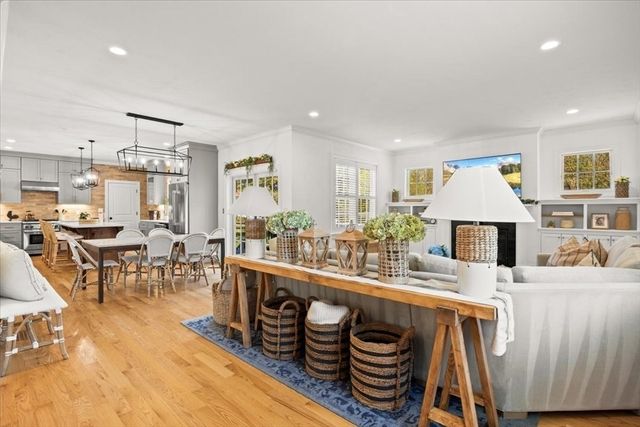 296 Wood St, Hopkinton, MA 01748