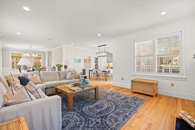 296 Wood St, Hopkinton, MA 01748