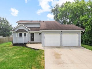 707 69th Avenue N, Brooklyn Center, MN 55430