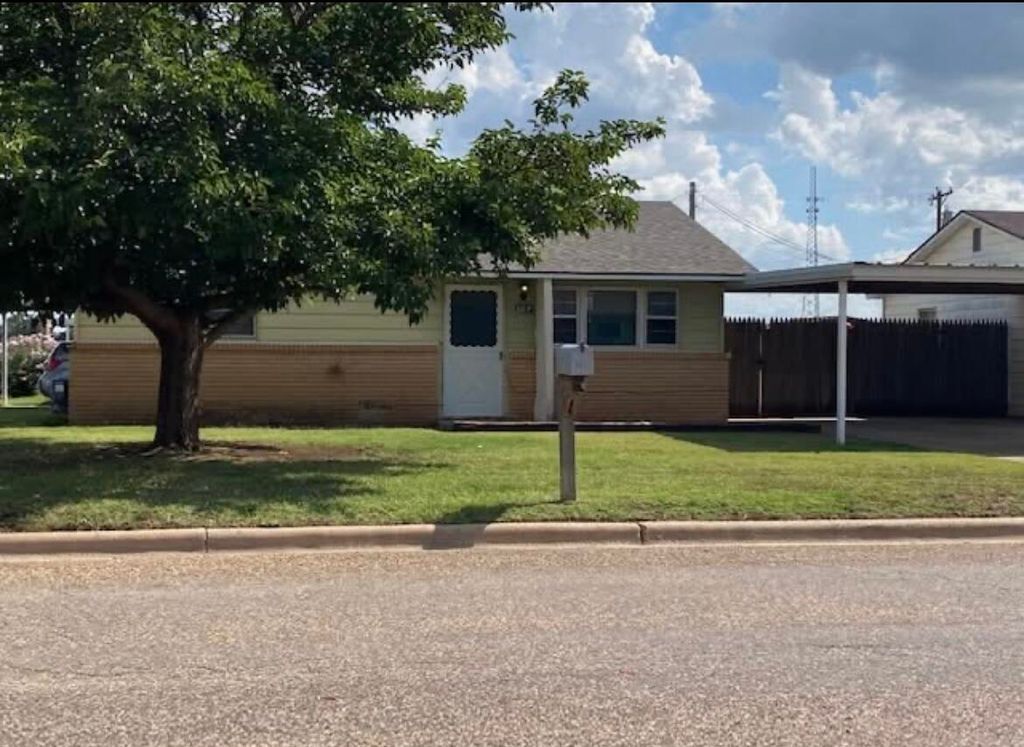 807 Avenue L, Shallowater, TX 79363