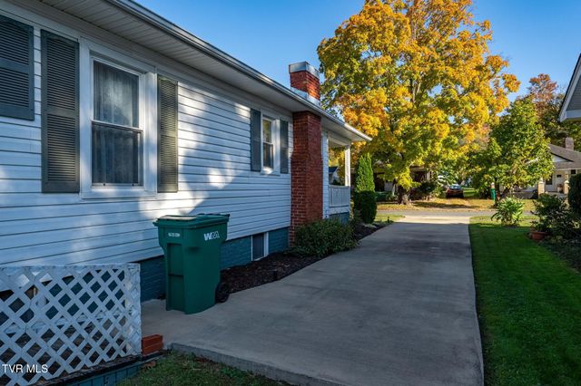215 Clinchfield Avenue, Erwin, TN 37650