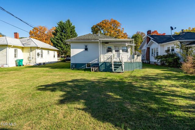 215 Clinchfield Avenue, Erwin, TN 37650