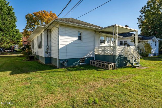 215 Clinchfield Avenue, Erwin, TN 37650