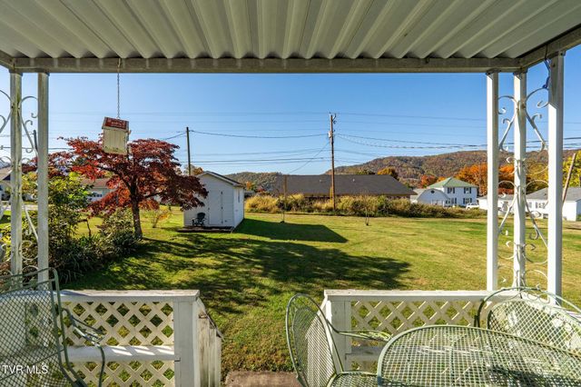 215 Clinchfield Avenue, Erwin, TN 37650