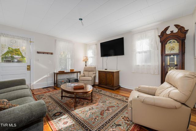 215 Clinchfield Avenue, Erwin, TN 37650