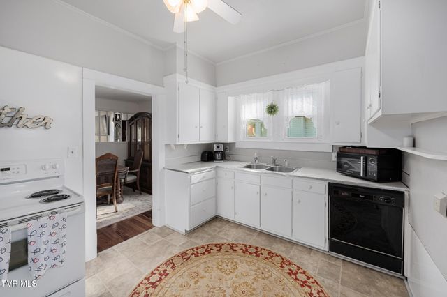 215 Clinchfield Avenue, Erwin, TN 37650