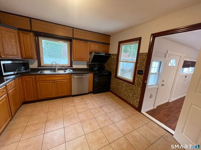 225 Blue Hills Avenue, Hamden, CT 06514