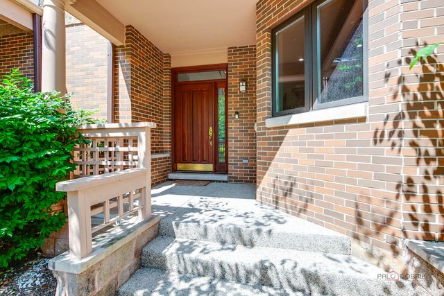 1302 Hawthorne Lane 1302, Hinsdale, IL 60521