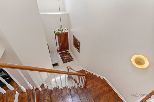 1302 Hawthorne Lane 1302, Hinsdale, IL 60521