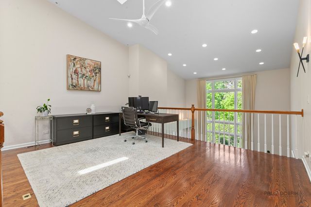1302 Hawthorne Lane 1302, Hinsdale, IL 60521