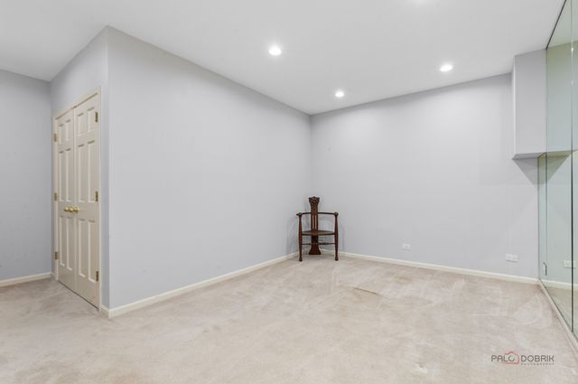1302 Hawthorne Lane 1302, Hinsdale, IL 60521