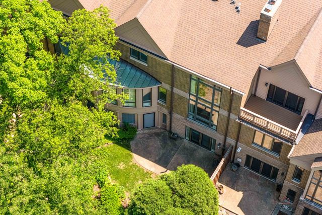 1302 Hawthorne Lane 1302, Hinsdale, IL 60521