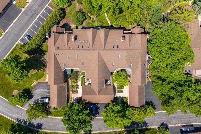 1302 Hawthorne Lane 1302, Hinsdale, IL 60521