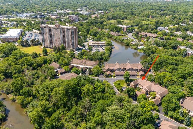 1302 Hawthorne Lane 1302, Hinsdale, IL 60521