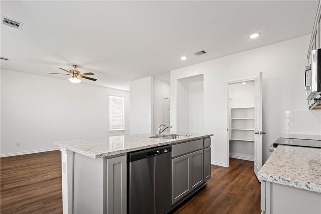 802 Stoney Point Lane, Dayton, TX 77535