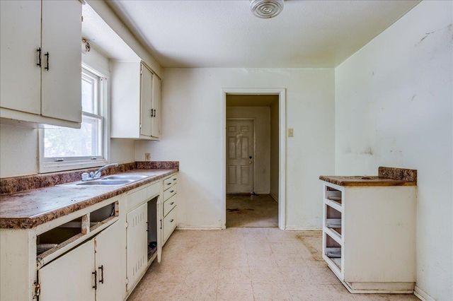 1108 N Estelle, Wichita, KS 67226