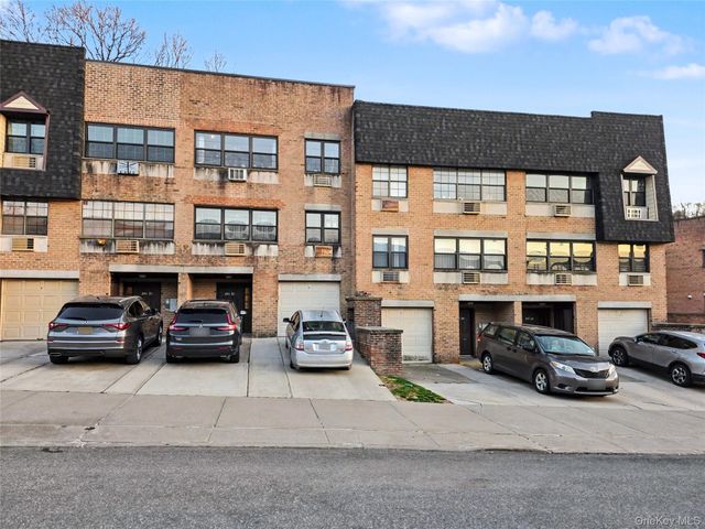 24026 70th Avenue 11A, Douglaston, NY 11362